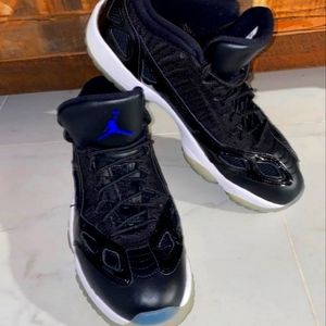 Jordan 11 Space Jam low i.e patent leather